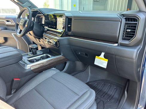 New 2026 GMC Sierra 1500 Elevation w/ LPO, Elevation Black Package AWD/4WD image 40