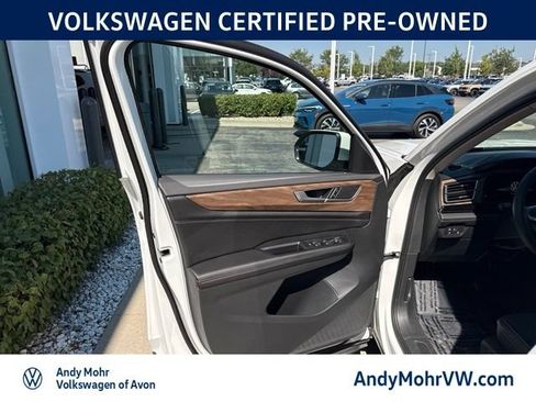 Used 2026 Volkswagen Atlas SE AWD/4WD image 14