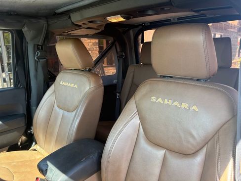 Used 2015 Jeep Wrangler Sahara image 9