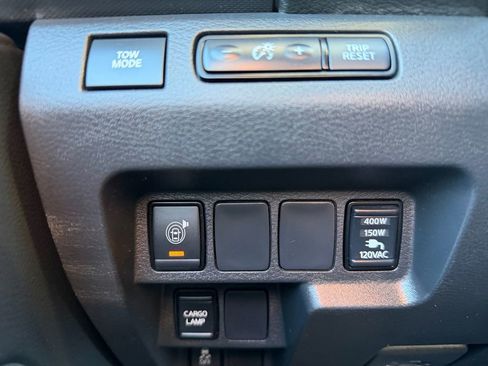 Used 2022 Nissan Frontier SV image 17