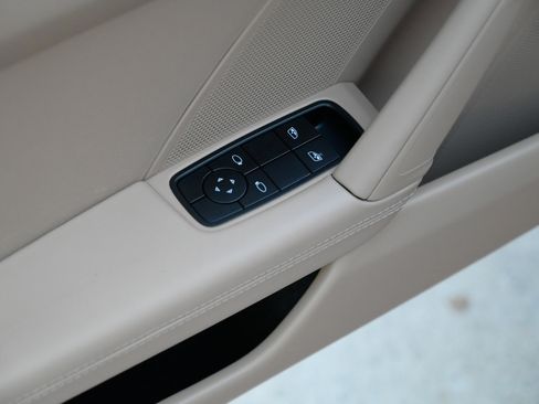 Used 2022 Porsche 911 Carrera image 22