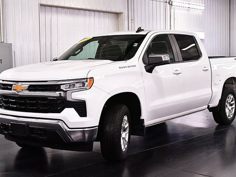 Used 2022 Chevrolet Silverado 1500 LT image 3