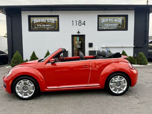 Used 2018 Volkswagen Beetle 2.0T SE image 23