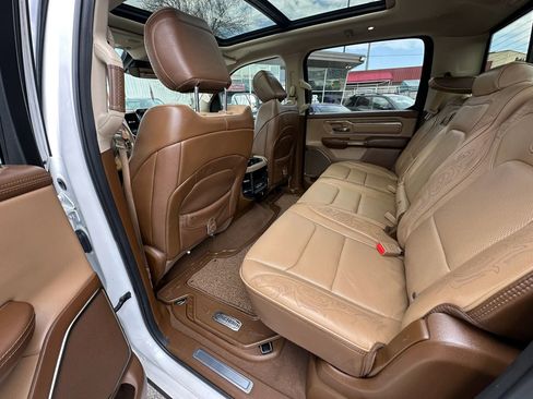Used 2019 RAM 1500 Limited AWD/4WD image 11