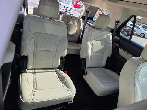 Used 2017 Ford Explorer Platinum AWD/4WD image 13