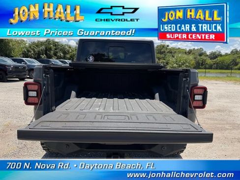 Used 2021 Jeep Gladiator Rubicon AWD/4WD image 9