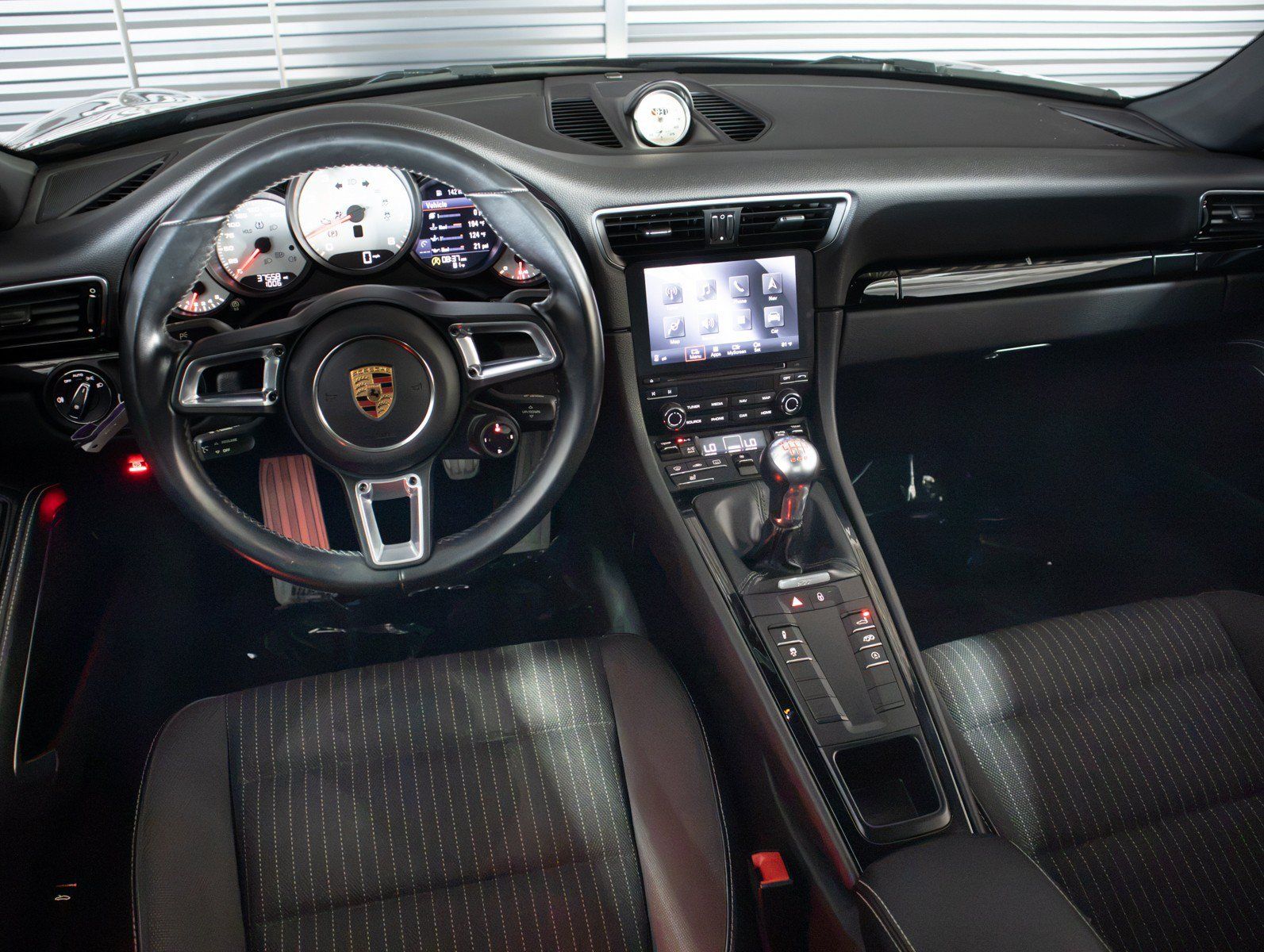Certified 2018 Porsche 911 Carrera T RWD image 18