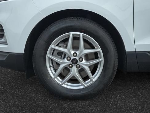 Used 2024 Ford Edge SEL AWD/4WD image 4