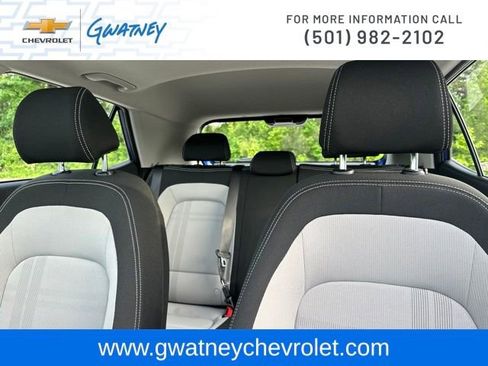 Used 2025 Hyundai Venue SEL FWD image 27
