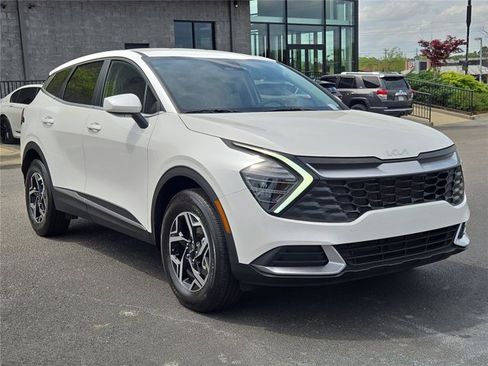 Certified 2025 Kia Sportage LX AWD/4WD image 6