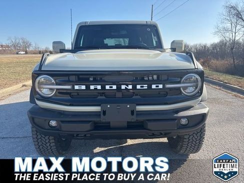 New 2025 Ford Bronco Outer Banks w/ Sasquatch Package image 12