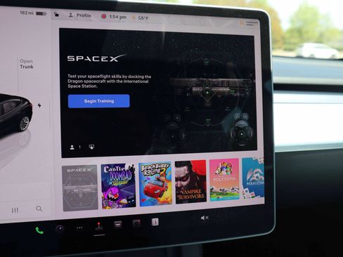 Used 2023 Tesla Model 3 Standard Range image 23