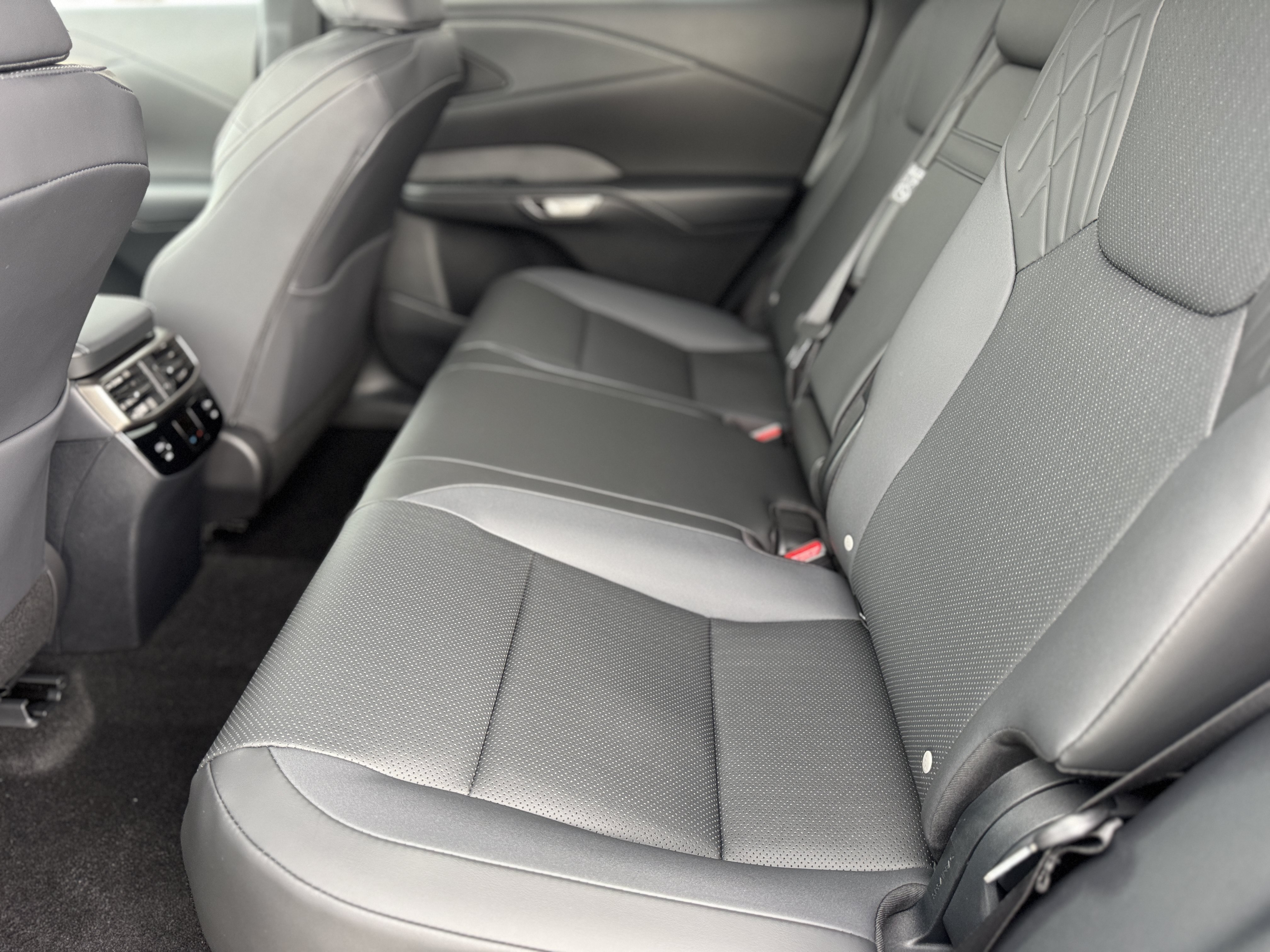 New 2026 Lexus RX 350 FWD image 30