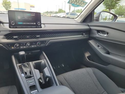 Certified 2025 Honda Accord SE image 28