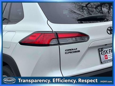 Certified 2024 Toyota Corolla Cross XLE w/ Convenience Package image 11