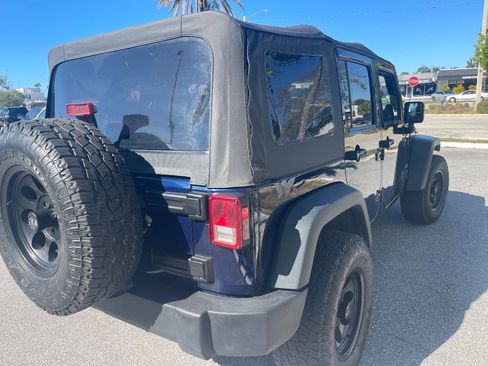 Used 2013 Jeep Wrangler Unlimited Sport image 9