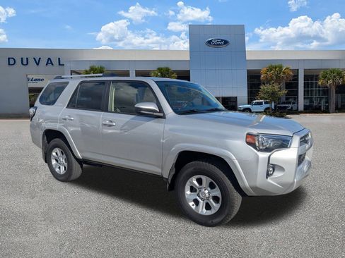 Used 2024 Toyota 4Runner SR5 image 2