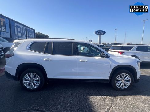 Used 2024 GMC Acadia Elevation image 1