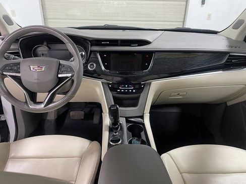 Used 2021 Cadillac XT6 Premium Luxury image 16