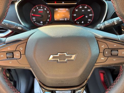 Used 2021 Chevrolet TrailBlazer RS w/ Sun and Liftgate Package FWD image 16