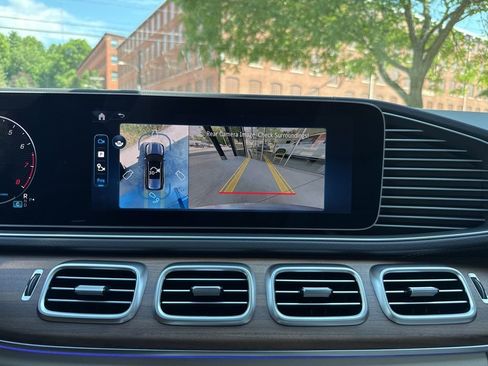 New 2025 Mercedes-Benz GLS 450 4MATIC image 38