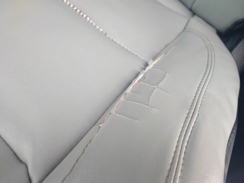 Used 2021 Ford Explorer XLT w/ Equipment Group 202A image 18