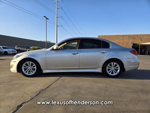 Used 2013 Hyundai Genesis 3.8 image 3