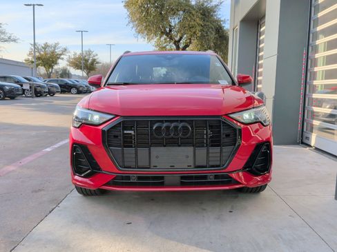 Certified 2022 Audi Q3 2.0T Premium w/ Black Optic Sport Package image 3