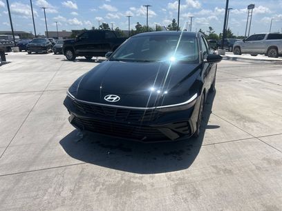 New 2025 Hyundai Elantra SEL