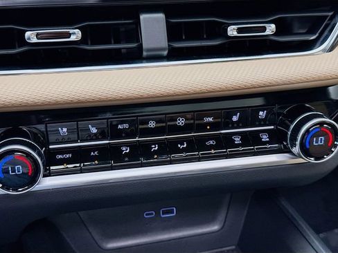 New 2026 Chevrolet Equinox ACTIV w/ Convenience Package III image 17