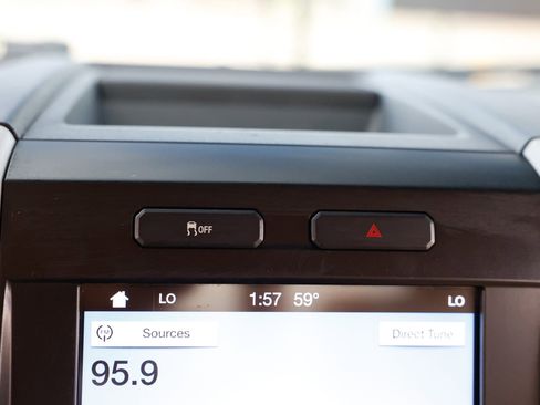 Used 2017 Ford F150 Lariat w/ Equipment Group 501A Mid image 41