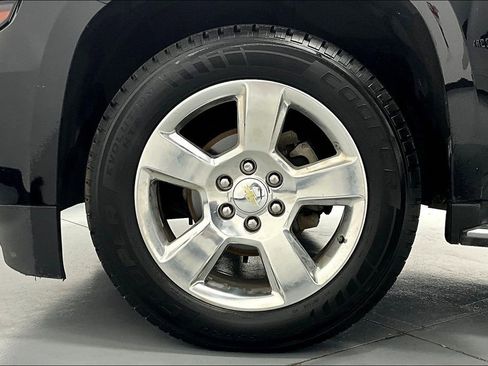 Used 2017 Chevrolet Suburban Premier image 11