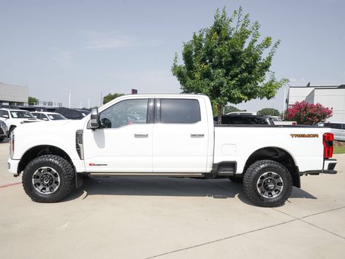 Used 2024 Ford F250 Platinum w/ Tremor Off-Road Package AWD/4WD image 6