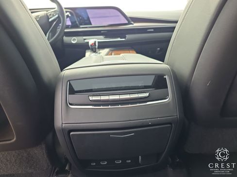 Used 2022 Cadillac Escalade Sport Platinum AWD/4WD image 26