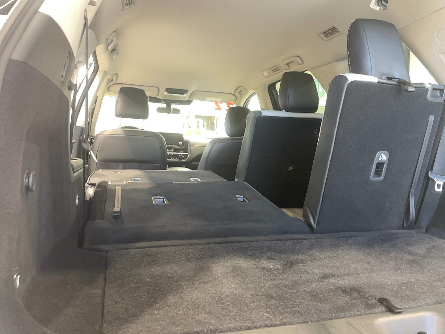 Used 2022 Nissan Pathfinder SV AWD/4WD image 11