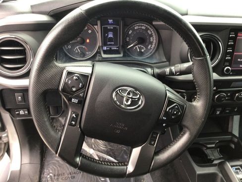 Used 2021 Toyota Tacoma TRD Sport w/ Technology Package image 21