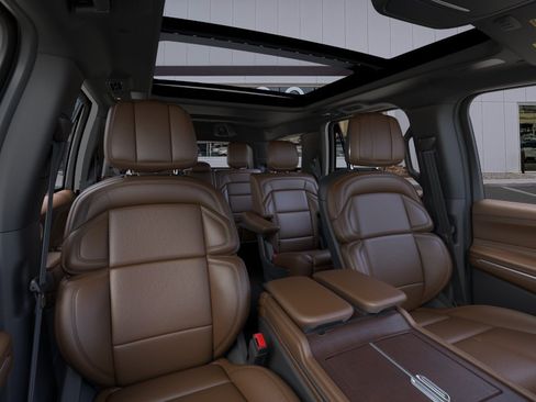 New 2026 Lincoln Navigator Reserve AWD/4WD image 10