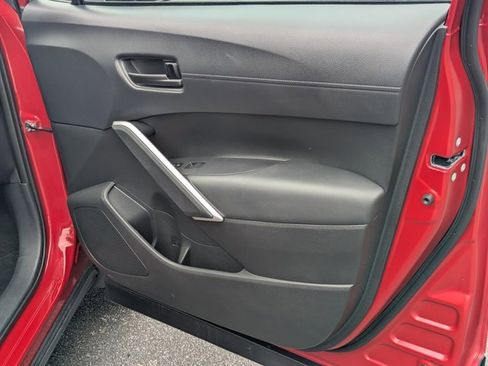 Used 2024 Toyota Corolla Cross LE w/ Moonroof Package image 13