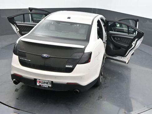 Used 2017 Ford Taurus SHO image 64