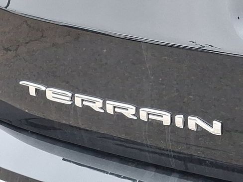 Used 2022 GMC Terrain AT4 image 30