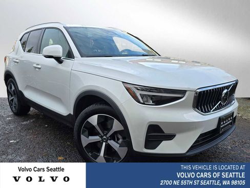 Certified 2025 Volvo XC40 B5 Core w/ Protection Package Premier image 1