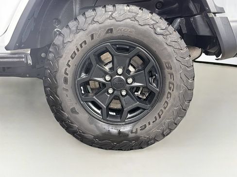 Used 2023 Jeep Wrangler Unlimited Rubicon 4xe AWD/4WD image 33