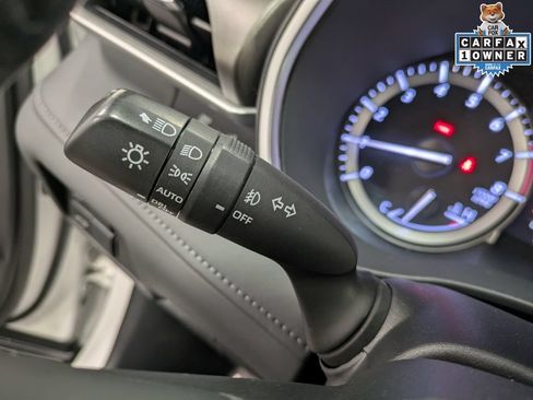 Used 2022 Toyota Highlander XLE AWD/4WD image 18