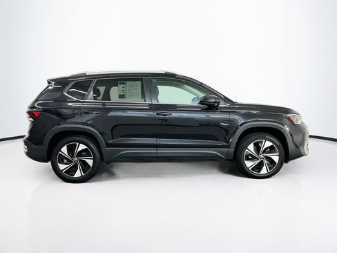 Used 2025 Volkswagen Taos SE AWD/4WD image 10