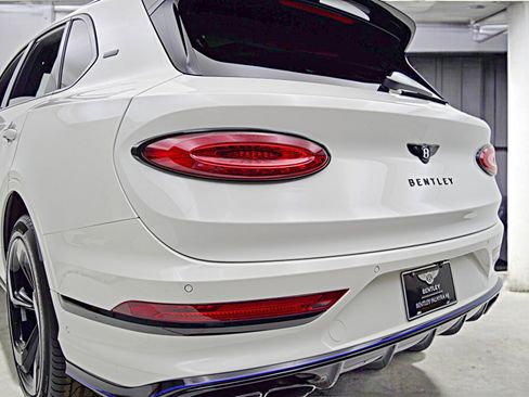 New 2025 Bentley Bentayga image 14