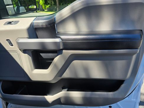 Used 2015 Ford F150 XLT w/ Equipment Group 301A Mid RWD image 18