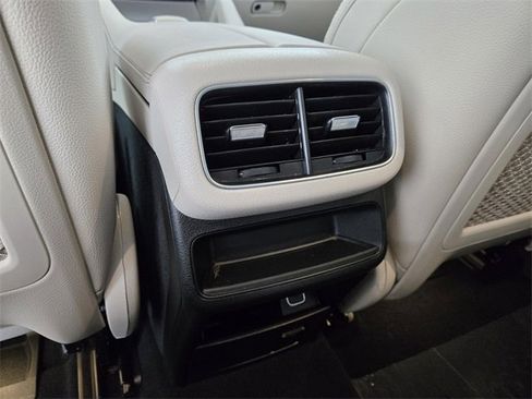 Used 2023 Mercedes-Benz GLE 450 4MATIC w/ AMG Line Exterior image 13