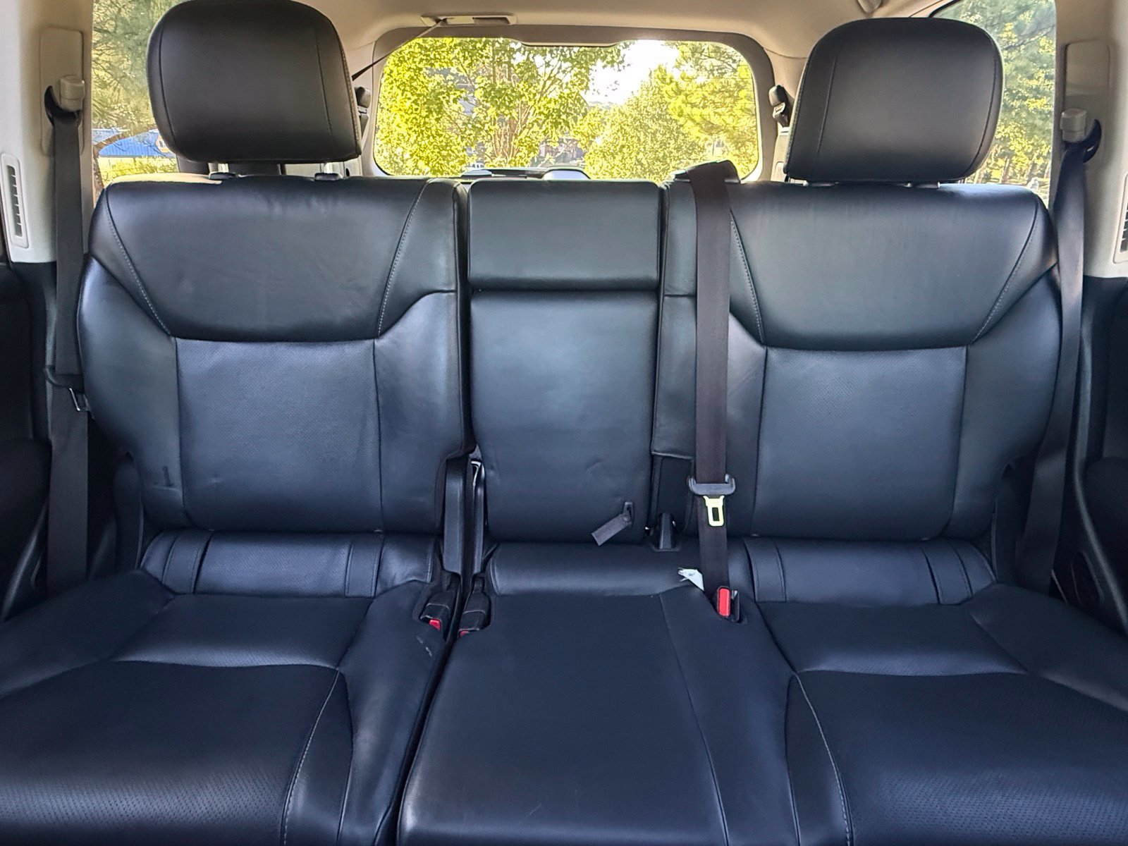 Used 2015 Lexus LX 570 4WD image 42