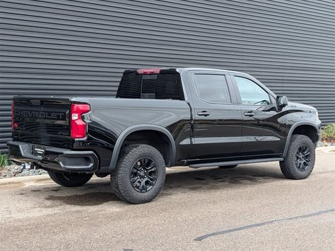 Used 2023 Chevrolet Silverado 1500 ZR2 w/ Technology Package image 25