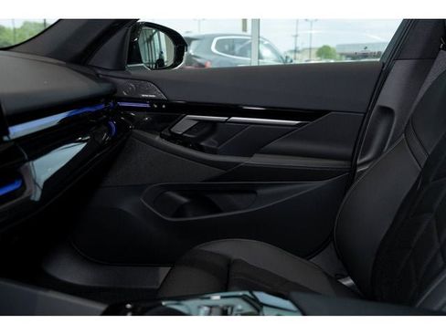 Used 2026 BMW 530i xDrive 530i xDrive w/ Premium Package image 59